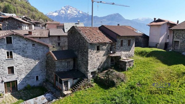 appartamento in vendita a Peglio(CO)