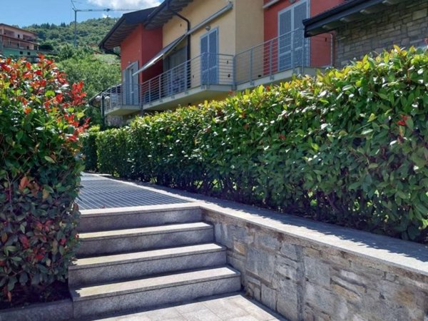 appartamento in vendita a Pianello del Lario