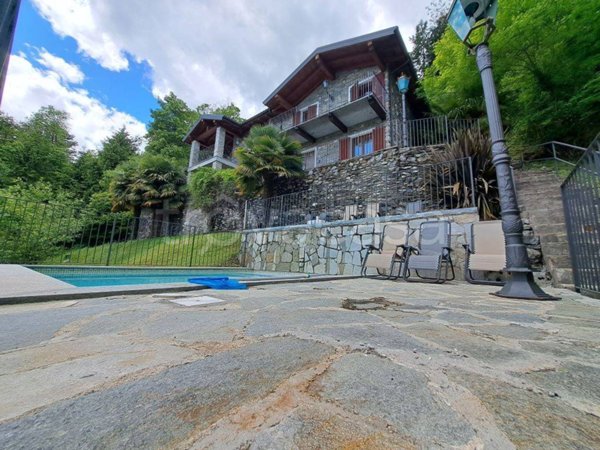 casa indipendente in vendita a Pianello del Lario