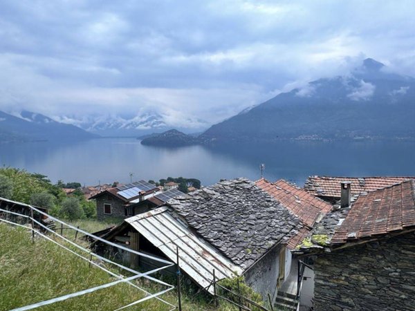 appartamento in vendita a Pianello del Lario