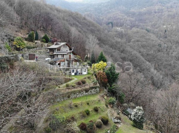 casa indipendente in vendita a Pianello del Lario