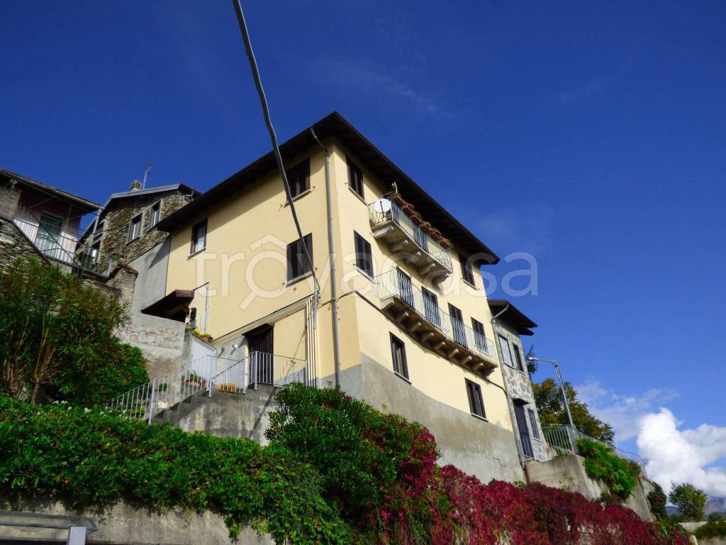 appartamento in vendita a Pianello del Lario in zona Calozzo