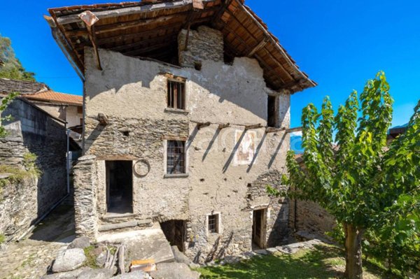 casa indipendente in vendita a Pianello del Lario in zona Maggiana