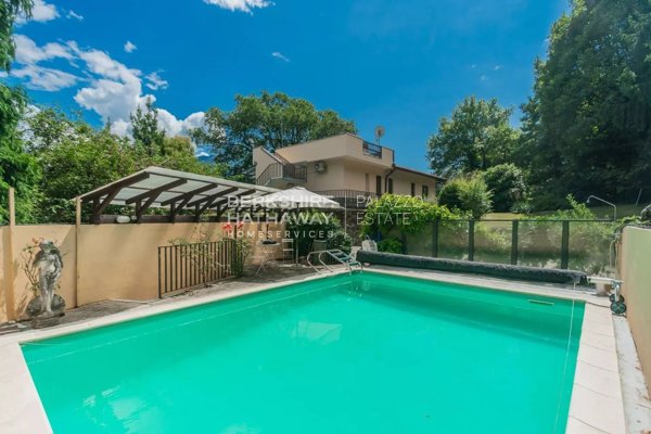 casa indipendente in vendita a Pianello del Lario