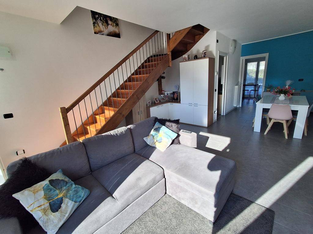 appartamento in vendita a Pianello del Lario in zona Calozzo