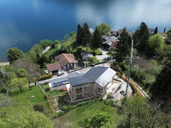 casa indipendente in vendita a Pianello del Lario