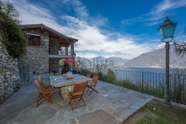 casa indipendente in vendita a Pianello del Lario