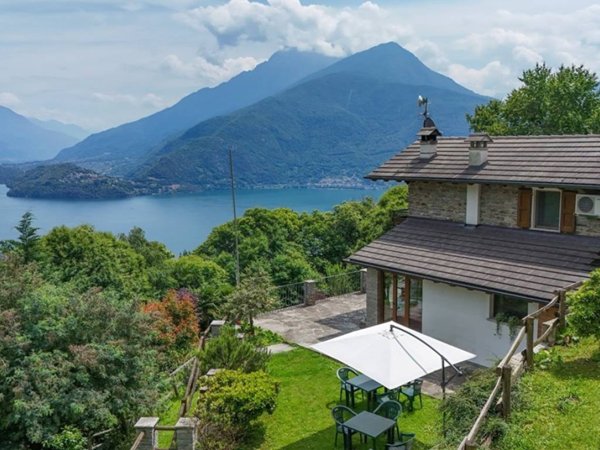 casa indipendente in vendita a Pianello del Lario