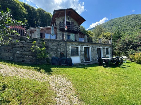 casa indipendente in vendita a Pianello del Lario