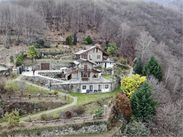 casa indipendente in vendita a Pianello del Lario