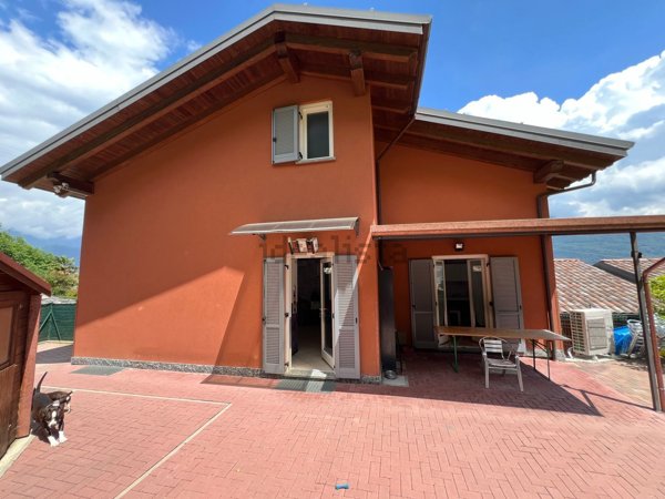 casa indipendente in vendita a Pianello del Lario