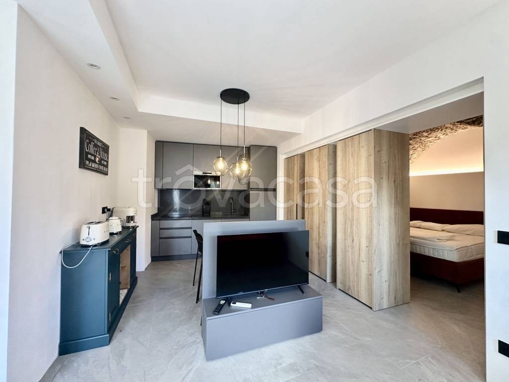 appartamento in vendita a Pianello del Lario