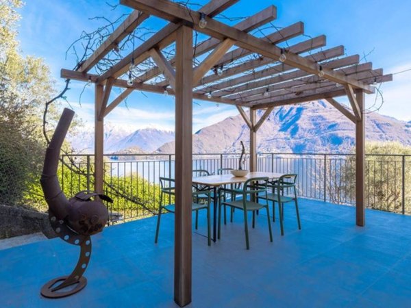 casa indipendente in vendita a Pianello del Lario in zona Calozzo