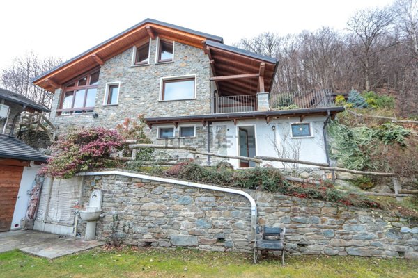 casa indipendente in vendita a Pianello del Lario