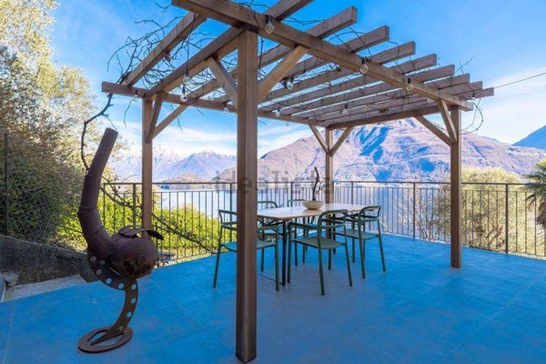 casa indipendente in vendita a Pianello del Lario