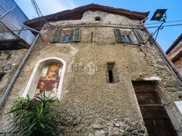 appartamento in vendita a Pianello del Lario
