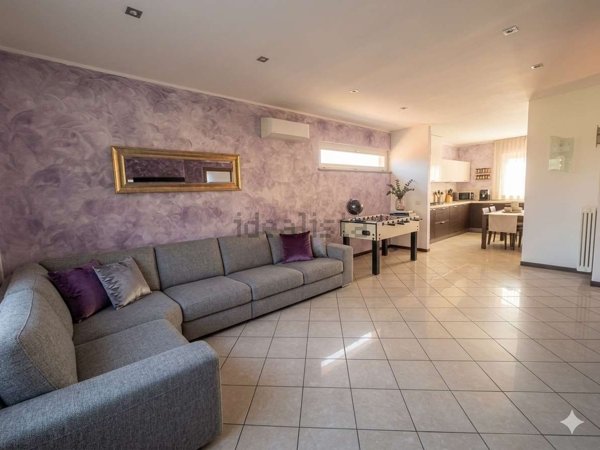 casa indipendente in vendita a Pianello del Lario