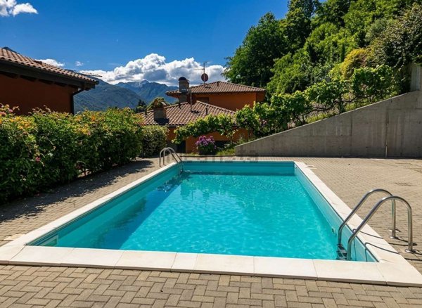 appartamento in vendita a Pianello del Lario in zona Maggiana