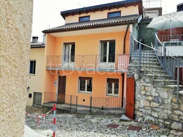 casa indipendente in vendita a Pigra