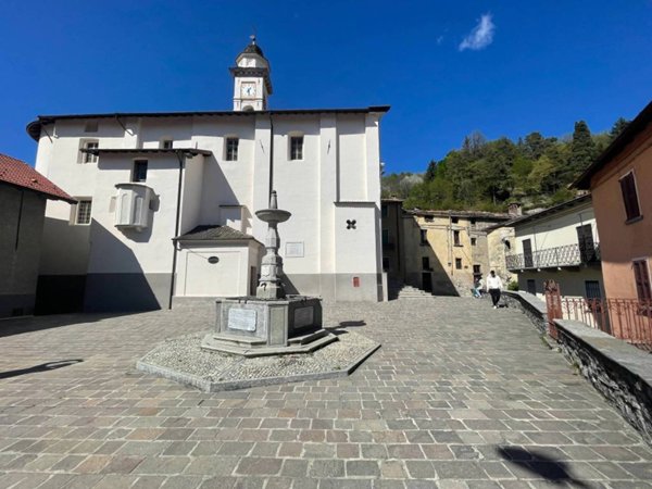 appartamento in vendita a Plesio in zona Barna