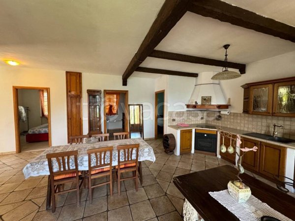 appartamento in vendita a Plesio in zona Barna