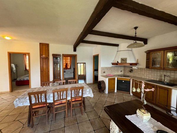 appartamento in vendita a Plesio in zona Barna