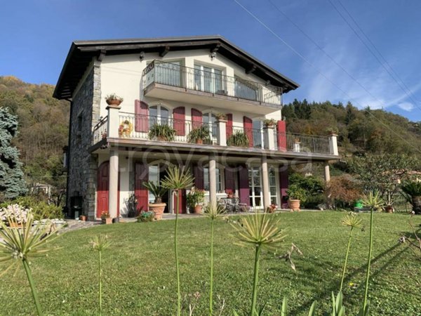 casa indipendente in vendita a Plesio in zona Barna