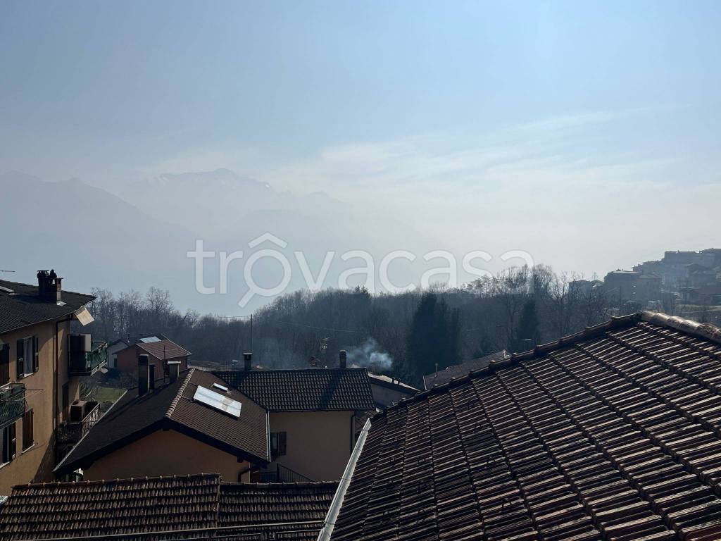casa indipendente in vendita a Plesio