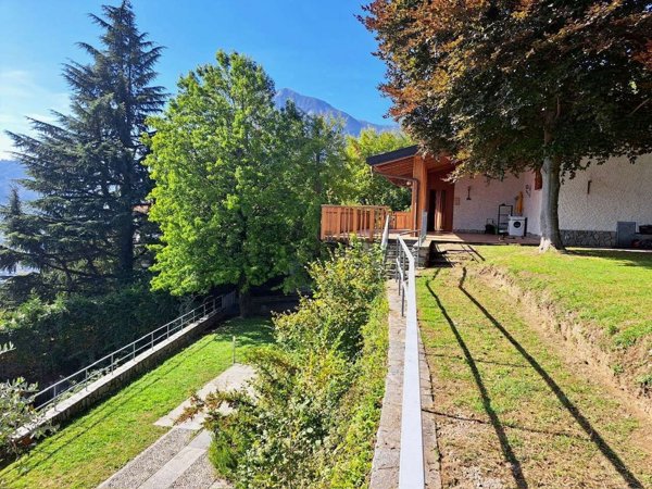 casa indipendente in vendita a Plesio