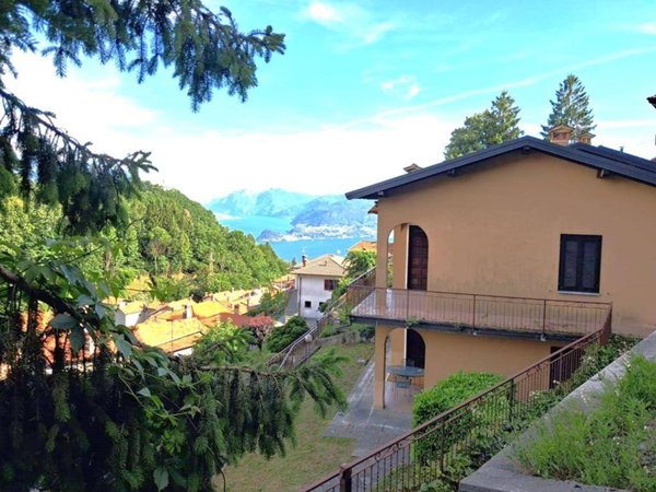 appartamento in vendita a Plesio in zona Breglia