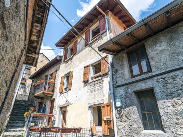 casa indipendente in vendita a Plesio