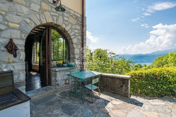 casa indipendente in vendita a Plesio
