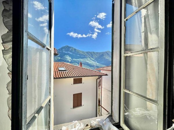 casa indipendente in vendita a Plesio in zona Barna