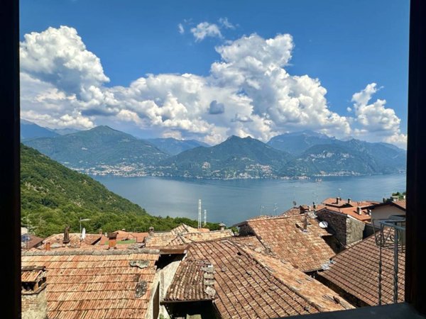 appartamento in vendita a Plesio in zona Ligomena