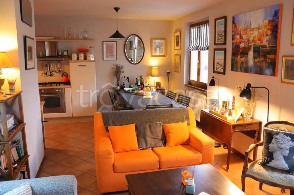 appartamento in vendita a Plesio in zona Breglia