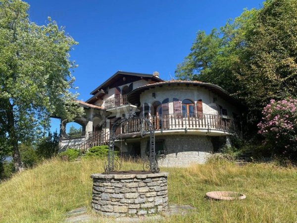 casa indipendente in vendita a Plesio