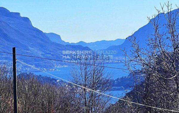 casa indipendente in vendita a Plesio