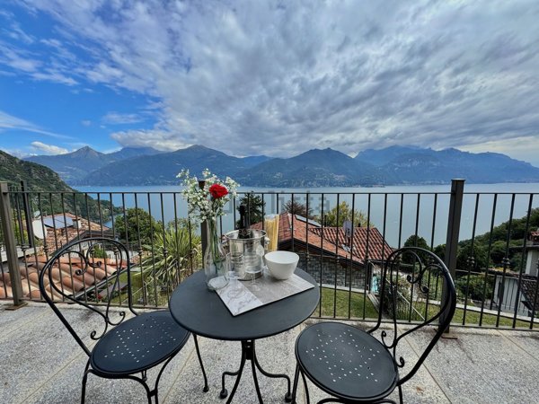 casa indipendente in vendita a Plesio