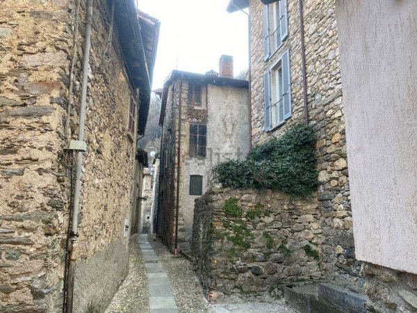 appartamento in vendita a Plesio in zona Ligomena