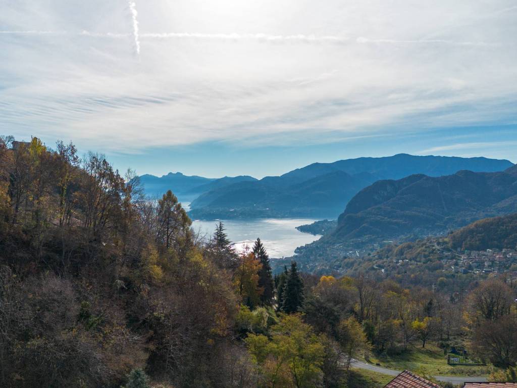 casa indipendente in vendita a Plesio in zona Breglia