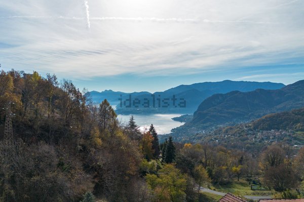 casa indipendente in vendita a Plesio in zona Breglia