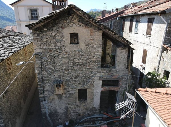 casa indipendente in vendita a Plesio