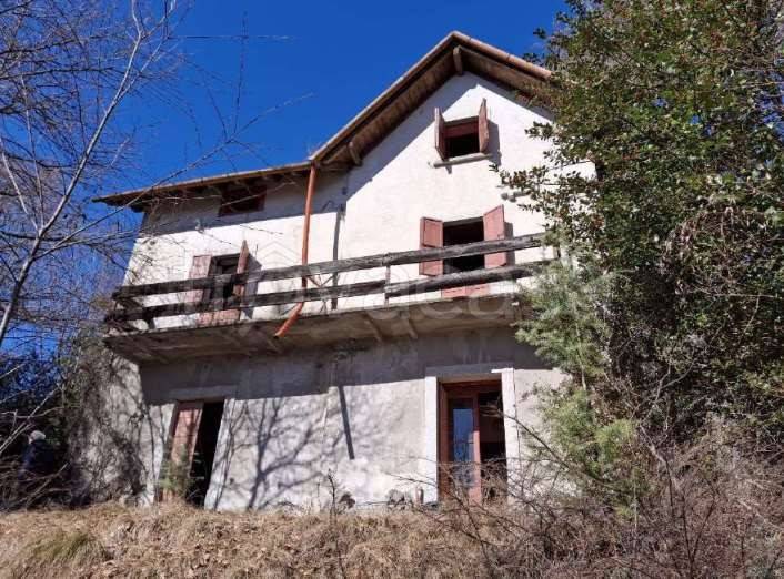 casa indipendente in vendita a Plesio