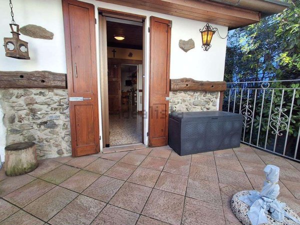 appartamento in vendita a Plesio in zona Breglia