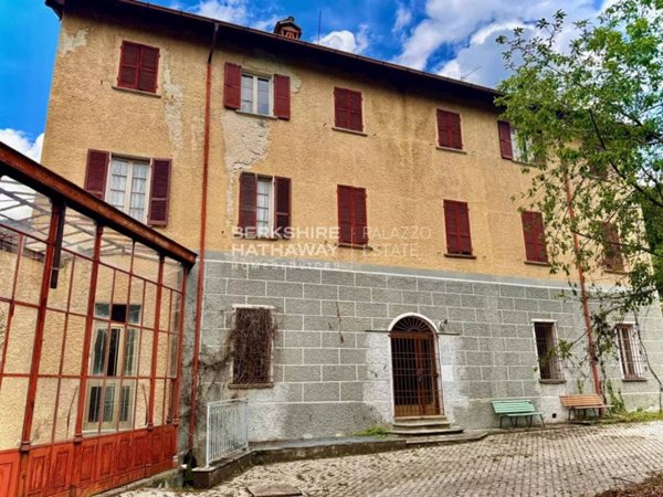 villa in vendita a Plesio in zona Barna