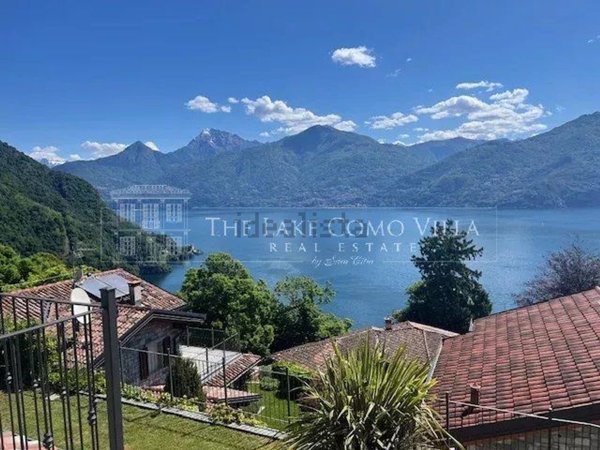 casa indipendente in vendita a Plesio