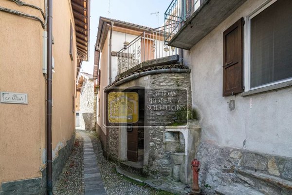 appartamento in vendita a Plesio in zona Breglia