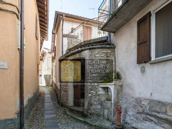 appartamento in vendita a Plesio in zona Breglia