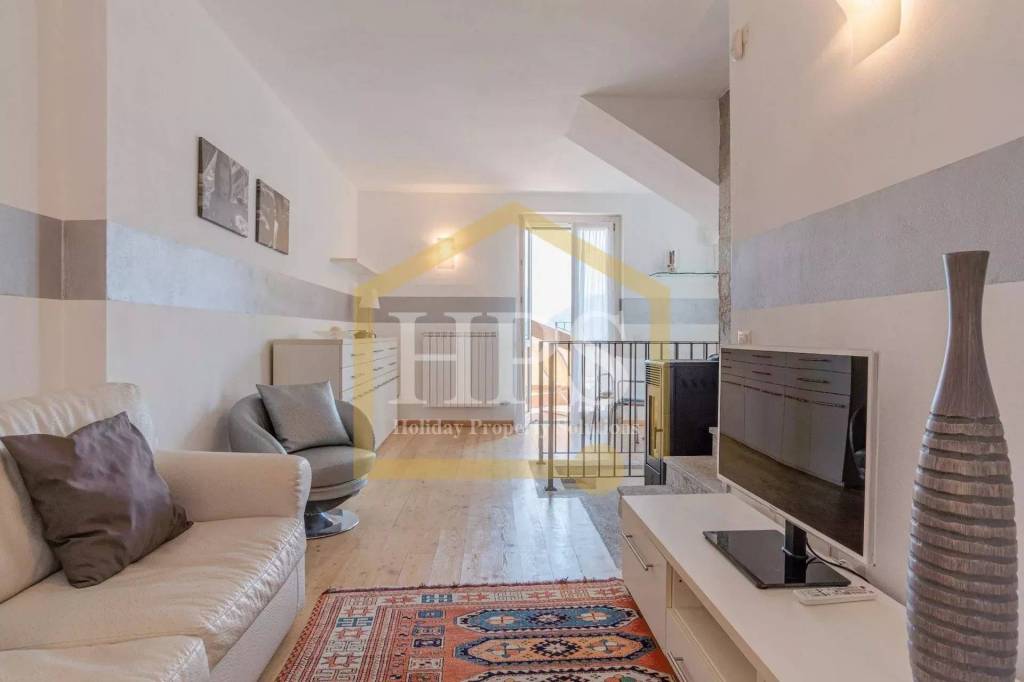 appartamento in vendita a Plesio in zona Barna