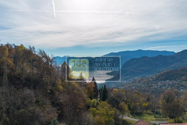 casa indipendente in vendita a Plesio in zona Breglia